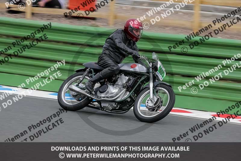 Vintage motorcycle club;eventdigitalimages;mallory park;mallory park trackday photographs;no limits trackdays;peter wileman photography;trackday digital images;trackday photos;vmcc festival 1000 bikes photographs